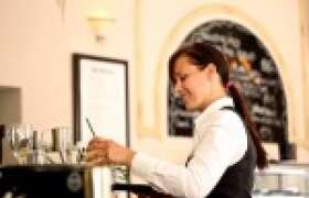 News 4 Tips for Earning Better Tips at Your Restaurant Job for College Students