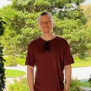 UW-Parkside Roommates Viktor Adalsteinsson Seeks University of Wisconsin-Parkside Students in Kenosha, WI