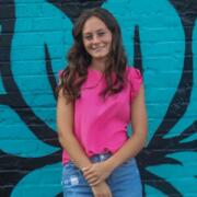 UTK Roommates Bella Neff Seeks University of Tennessee Students in Knoxville, TN