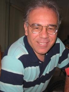 Claudio E. Tutors College Students