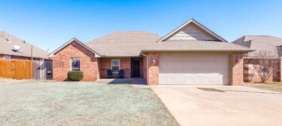 OSU Housing Charming 3 Bed, 2 Bath Home in Stillwater, OK - Available 08/01 - $1800 for Oklahoma State University Students in Stillwater, OK