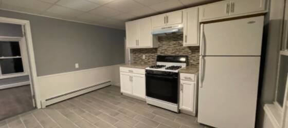 RWU Housing Spacious Apartment Fall River !! for Roger Williams University Students in Bristol, RI