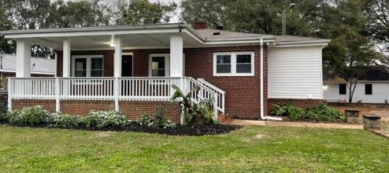 Furman Housing 3  Bedroom 1.5 bath Brick Ranch Style Home! Minutes from Downtown Greenville for Furman University Students in Greenville, SC