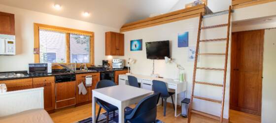 Graduate Theological Union Housing Fully Furnished Cottage Studio Apartment near UCB for Graduate Theological Union Students in Berkeley, CA