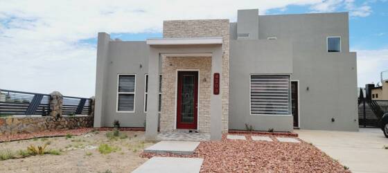 UTEP Housing Stunning 3 bedroom, 2.5 Bath home in West El Paso! for University of Texas at El Paso Students in El Paso, TX