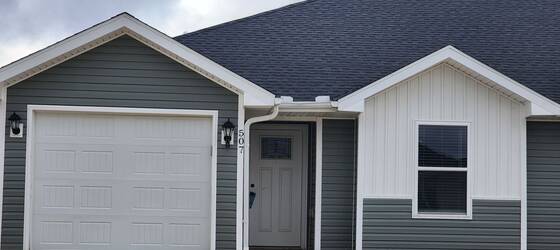 Crowder College  Housing New 3 Bedroom Townhome In Duenweg! for Crowder College  Students in Neosho, MO
