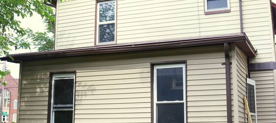 Akron Housing Quaint 4 bedroom, 2 bath home for University of Akron Students in Akron, OH