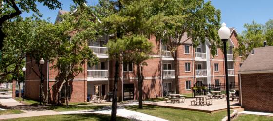 Des Moines Housing CONVENIENT DRAKE LOCATION - INTERNET INCLUDED for Des Moines Students in Des Moines, IA