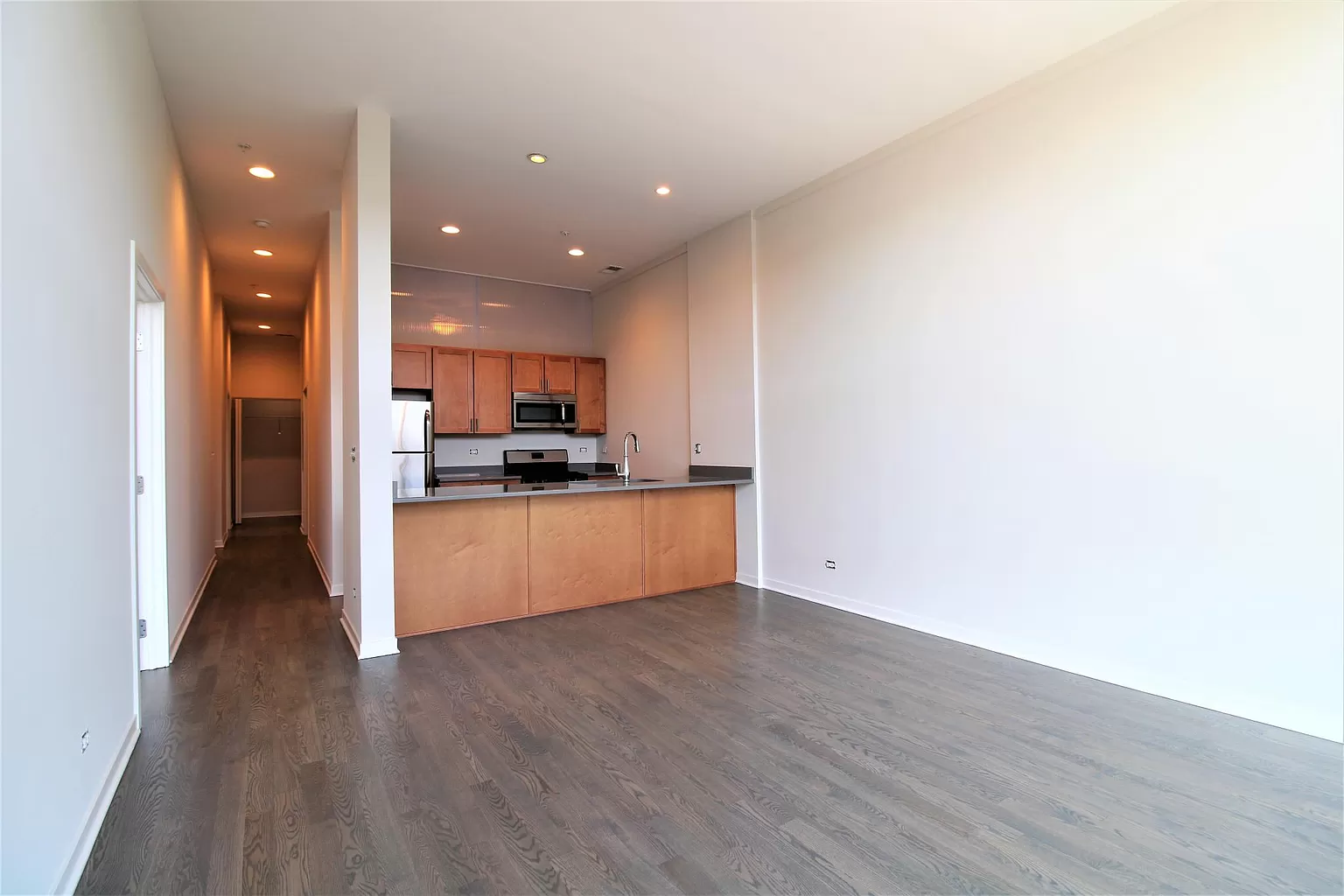 East-West Housing 2.5 Bed 2 bath apartment - Available for lease takeover or looking for a room mate for East-West University Students in Chicago, IL