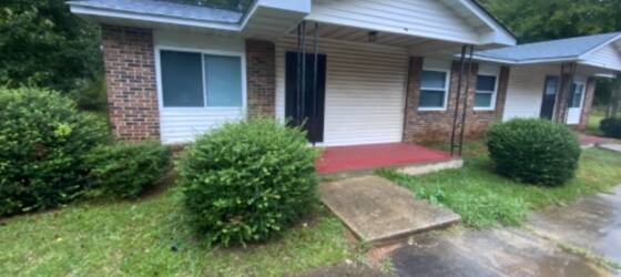 Greenwood Housing Renovated multi family 3 bedroom apartment for Greenwood Students in Greenwood, SC