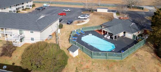 Gordon State College Housing Holiday Cove for  Students in Barnesville, GA