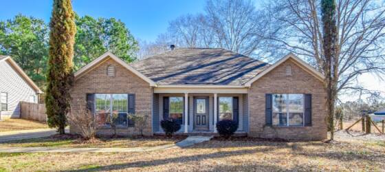 Virginia College-Montgomery Housing Nice 3 Bd / 2 Ba Brick Home with Fully-Fenced Yard in Tallassee, AL for Virginia College-Montgomery Students in Montgomery, AL