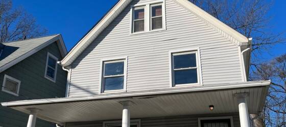 CSU Housing Updated 3 bedroom Single Home on Cleveland’s East Side for Cleveland State University Students in Cleveland, OH