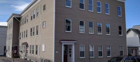 Hesser College Housing 4 Bed 1 Bath for Hesser College Students in Manchester, NH