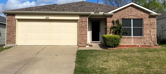 Grayson County College Housing 4 BEDROOM IN COUNTRY RIDGE ESTATES SHERMAN TX! Super Clean. Move in Ready. Outdoor living area. Fresh paint! New Flooring! for Grayson County College Students in Denison, TX
