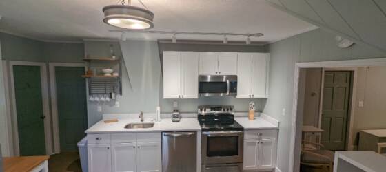 Rhode Island Housing 206 Bay View Unit 3C Shared Apt Fully Furnished for University of Rhode Island Students in Kingston, RI