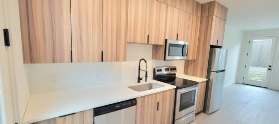 PCC Housing PRICES AS LOW AS $2.33/sqft! 1 MONTH FREE RENT! New Construction 2bd/1.5batth Units W/ Private Yards for Portland Community College Students in Portland, OR