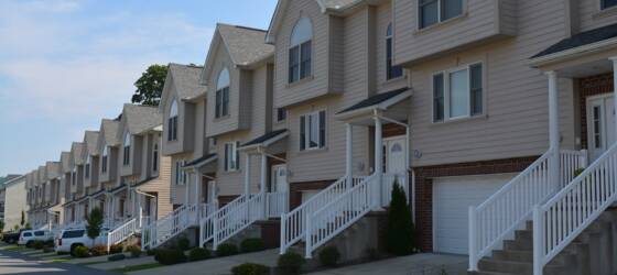 Uniontown Housing Fairway Villas for Uniontown Students in Uniontown, PA