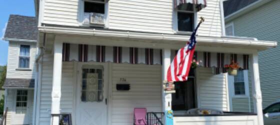 Allegheny Housing 4 Bedrooms & 2 Bathrooms Downtown Franklin for Allegheny College Students in Meadville, PA