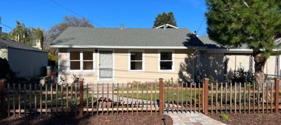 Stanford Housing Spacious 2 bed 1 bath home in Mountain View. Close to downtown. Must See! for Stanford University Students in Stanford, CA