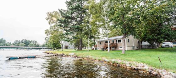 Augusta Housing Cozy Keyes Cottage- Rare Lakefront Getaway for Augusta Students in Augusta, ME