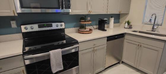 Edward Waters College Housing Fully Furnished, Utilities Included, Walkable, Clean 2bd/1ba, Minutes to Downtown Jax for Edward Waters College Students in Jacksonville, FL