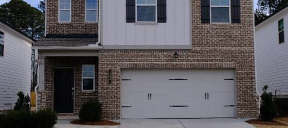 Lanier Technical College Housing Spacious 4 Bed, 2.5 Bath Home in Hoschton, GA - Available now - $2400/mo for Lanier Technical College Students in Oakwood, GA