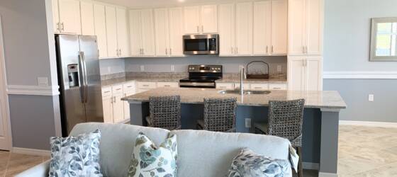 Rasmussen College-Fort Myers Housing SEASONAL Furnished Luxury Condo! Golf Membership Included! for Rasmussen College-Fort Myers Students in Fort Myers, FL
